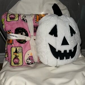 Peanuts Halloween Throw Set